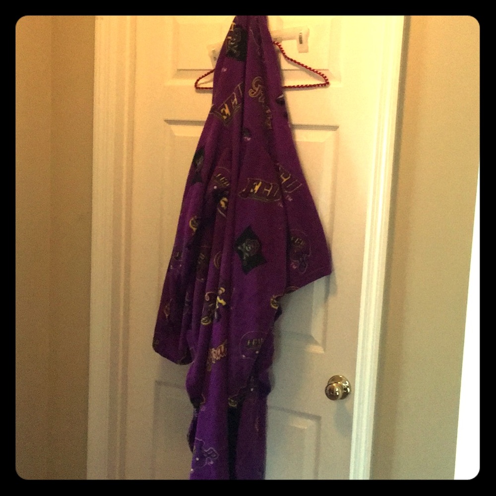 ECU Snuggie